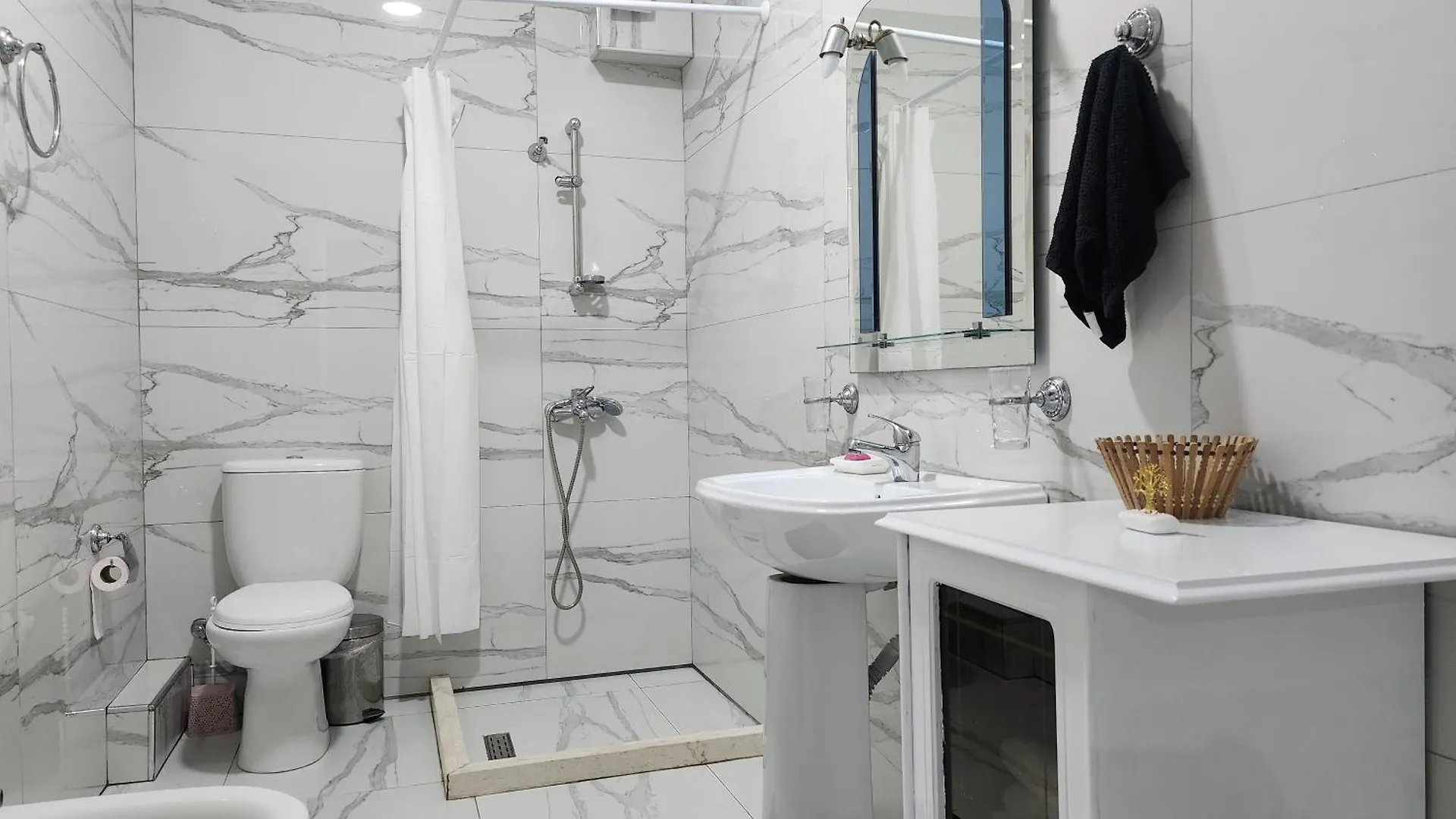 African Sea View Apartment Sarandë Albanië